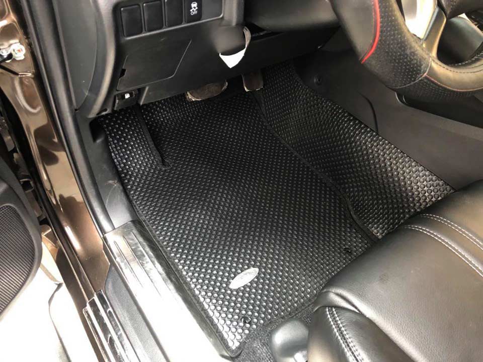 Thảm lót sàn cao su Mitsubishi Pajero Sport 2018 
