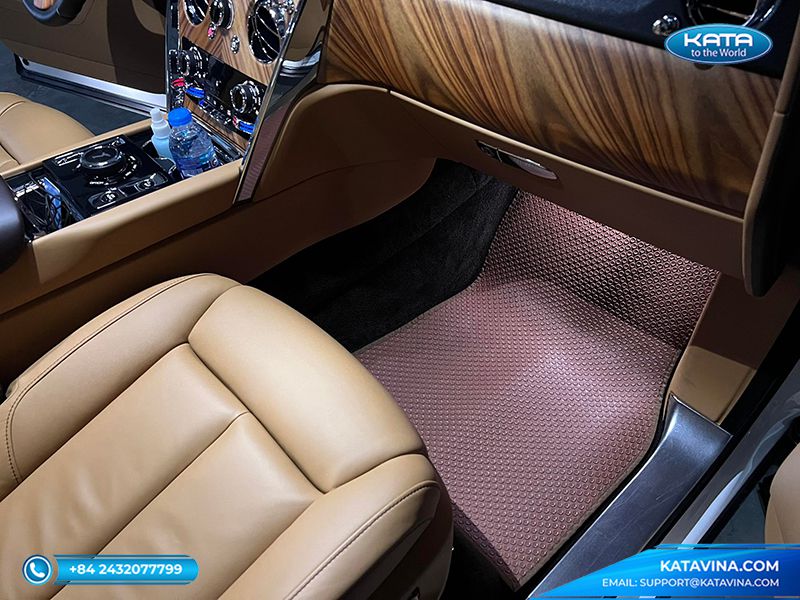 Thảm xe ô tô Rolls Royce Cullinan 2022 của KATA được thiết kế thông minh