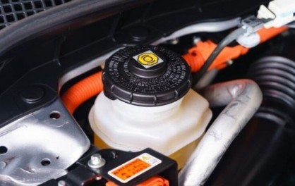 Cách Kiểm Tra Dầu Phanh Ô Tô Đơn Giản, Nhanh Gọn 