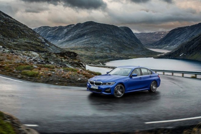 Giá Xe BMW 3 Series 2023 Lăn Bánh & Thông Số Kỹ Thuật (T10/2024)