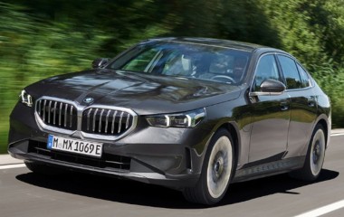 Giá Xe BMW 520i M Sport 2023 Lăn Bánh & Thông Số Kỹ Thuật (T10/2024)