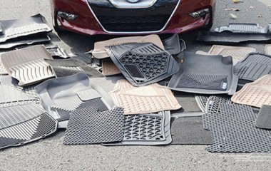 6 dấu hiệu nhận biết thảm lót sàn xe ô tô cần được thay thế