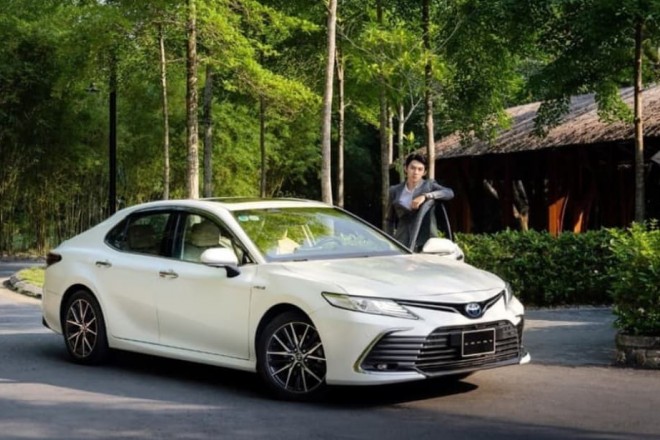 Tổng Hợp 5 Phụ Kiện Cho Xe Toyota Camry Độ Hot Nhất Năm 2024