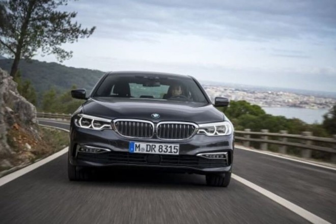 Đánh giá xe BMW 520i 2017 Cũ, Đặc Điểm Và Vận Hành Như Thế Nào?