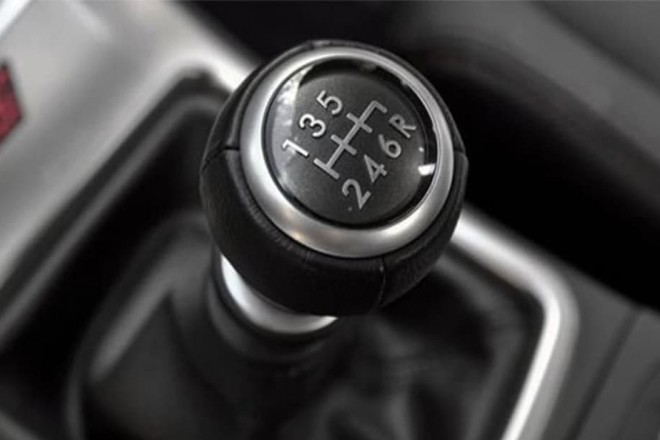 Cách Sử Dụng Cần Số Sàn Đúng Kỹ Thuật Cho Người Mới Lái Ô Tô