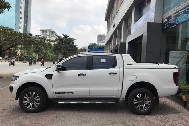 Dự án lắp thảm lót sàn ô tô cho xe Ford Range tại Đông Anh