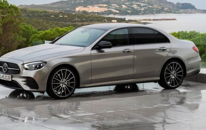 “Tiểu S Class” Mercedes E Class 2022 Có Gì Thú Vị? Giá Bao Nhiêu?