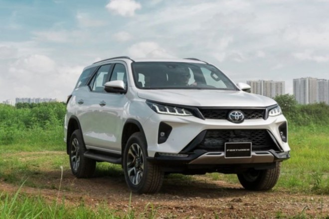  Toyota Fortuner 2024 Bản Nâng Cấp Nhỏ Giọt 