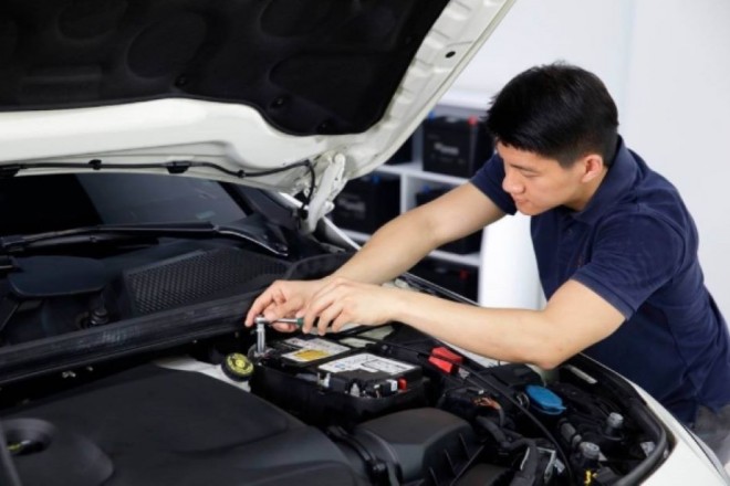 Xe Ô Tô Hết Ắc Quy Phải Làm Sao?