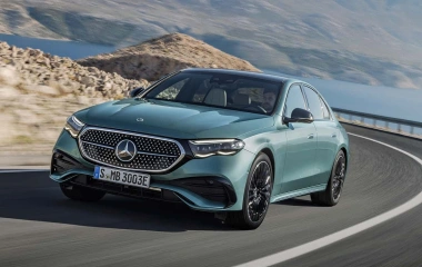 Giá Xe Mercedes E300 Lăn Bánh & Thông Số Kỹ Thuật (Update 6/2024)