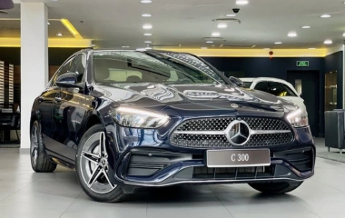Giá Xe Mec C300 Lăn Bánh & Thông Số Kỹ Thuật (Update 6/2024)