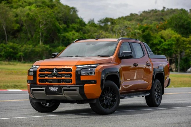 Giá Xe Mitsubishi Triton Cập Nhật Mới Nhất ( T9/2024)