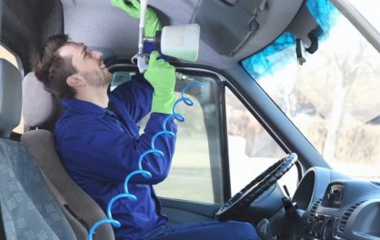 Cách Vệ sinh Trần Xe Ô Tô Tại Nhà Đơn Giản