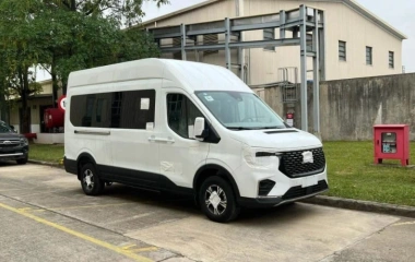 Giá Xe Lăn Bánh & Thông Số Kỹ Thuật Của Xe Ford Transit 2024 (7/2024)