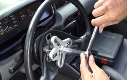 Nguy Cơ Tiềm Ẩn Khi Vô Lăng Bị Rơ, Cách Khắc Phục