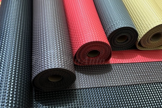 Thảm cao su lót sàn ô tô: Đặc điểm, phân loại và kinh nghiệm chọn mua chi tiết