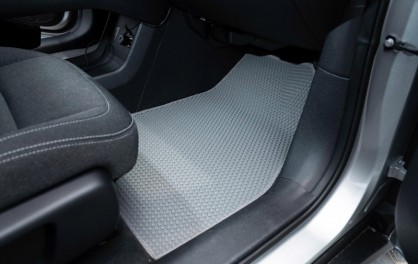 Thảm lót sàn ô tô Thái Lan và những điều cần biết