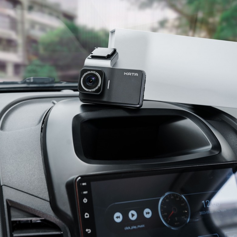 Lắp Camera Hành Trình Cho Genesis GV70 Tại Hà Nội - KATA KD001