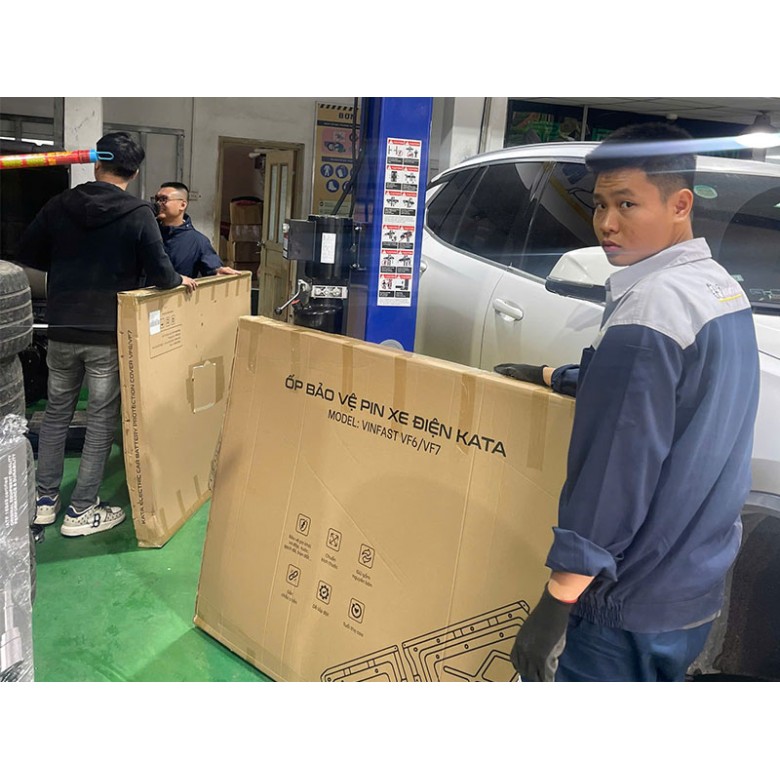 Tấm Ốp Bảo Vệ Pin Vinfast VF7 KATA