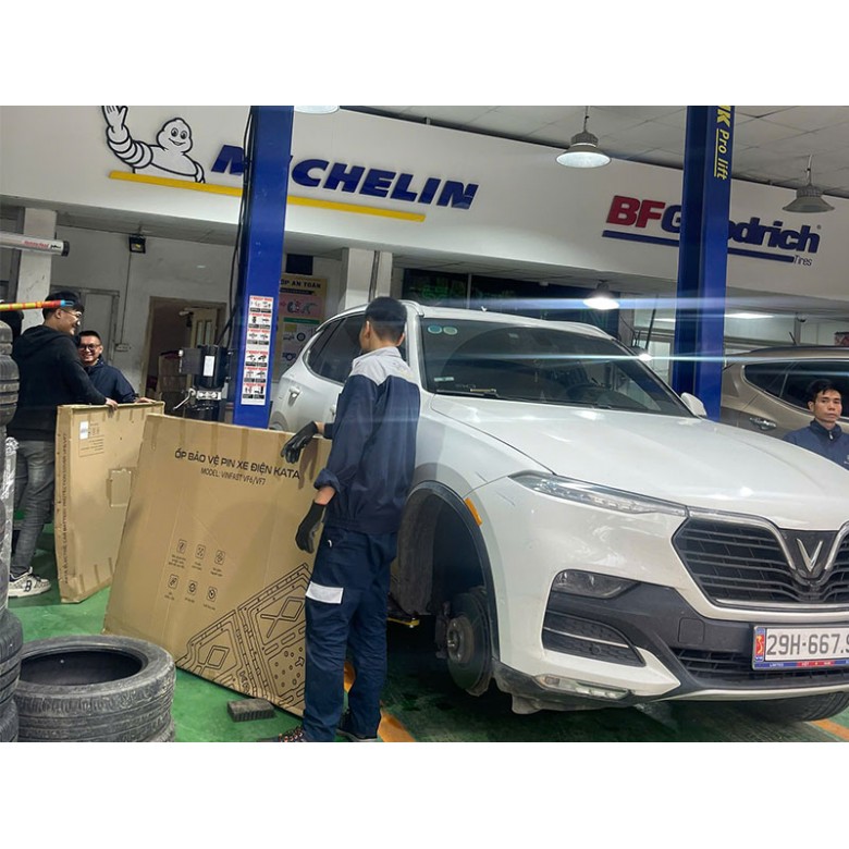 Tấm Ốp Bảo Vệ Pin Vinfast VF7 KATA