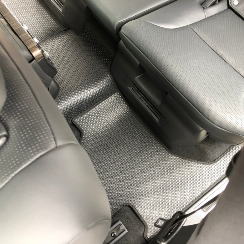 Thảm lót sàn ô tô Toyota Land Cruiser 2025
