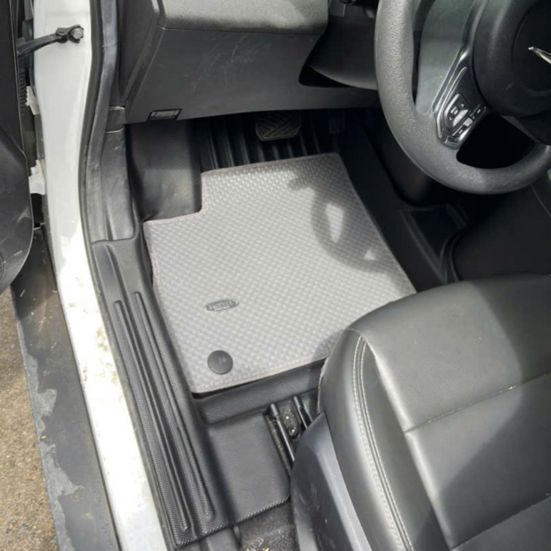 Thảm Lót Sàn Xe VF5 TPE Tràn Viền & PVC Vân Dotmatrix