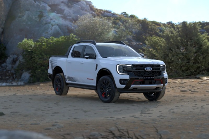 Ford Ranger sở hữu thiết kế hầm hố, vuông vức