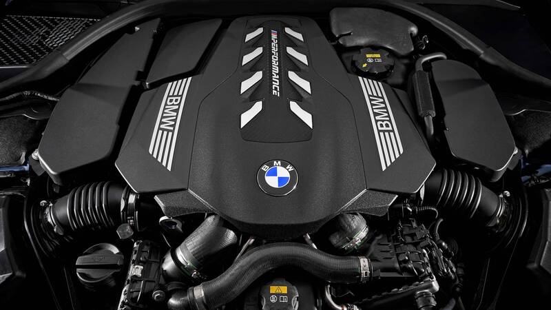 BMW 8 Series vận hành êm và bền bỉ vượt thời gian