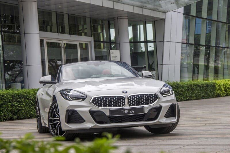 Hình ảnh đầu xe thon thả, thể thao của BMW Z4