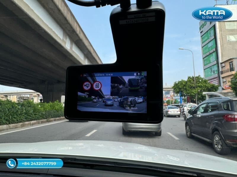 Giá chưa đến 2 triệu, có ngay camera hành trình chất lượng