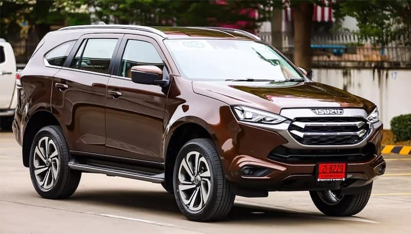 Isuzu MU-X 2022 mẫu xe SUV rộng rãi