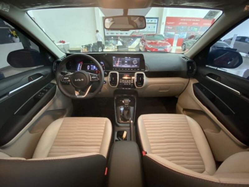 Không gian nội thất KIA sonet X-line rộng rãi