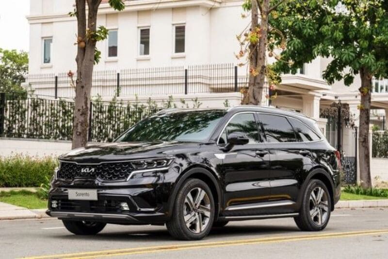 Kia Sorento bản mới ra đời gây sức ép cho mẫu Santa Fe