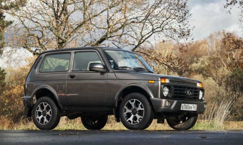 Lada Niva thiếu túi khí