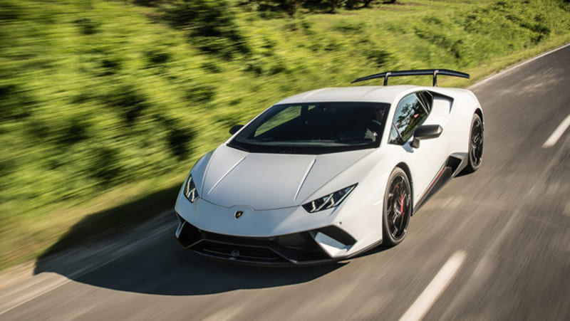 Xe Lamborghini Huracan Performante thiết kế nội thất sang trọng