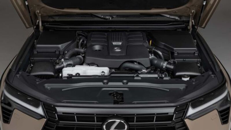 Lexus GX  sở hữu cỗ máy xăng V6 tăng áp kép