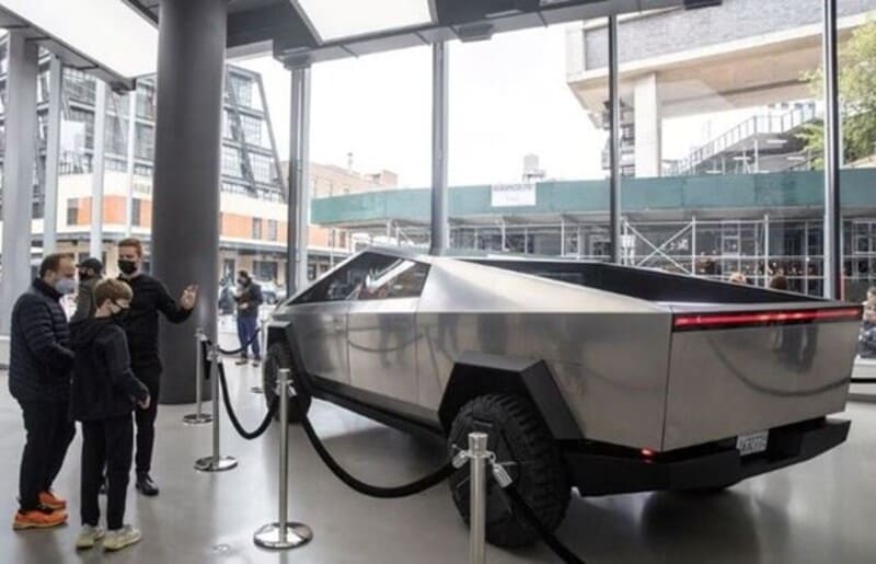 Tesla Cybertruck có phần đuôi kéo dài