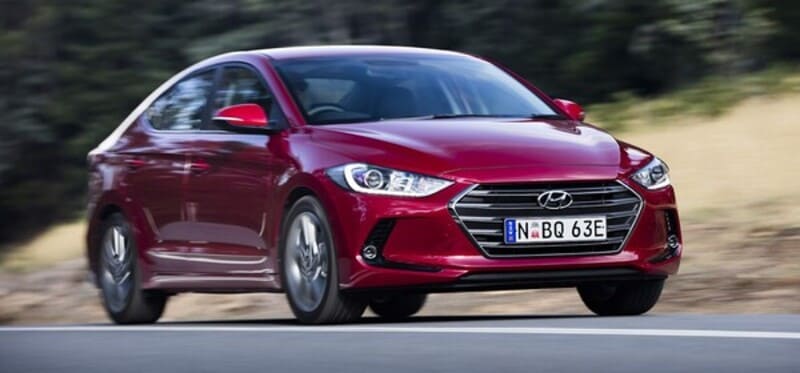 Hyundai Elantra có 4 phiên bản là 1.6 AT Tiêu chuẩn, 1.6 AT đặc biệt, 2.0 AT cao cấp và N-Line