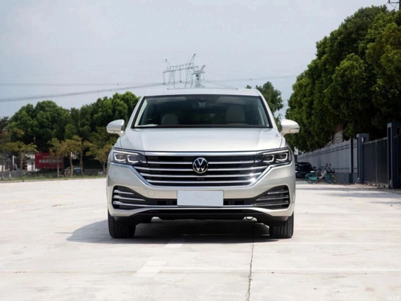 Volkswagen Viloran có phần đầu xe ngắn