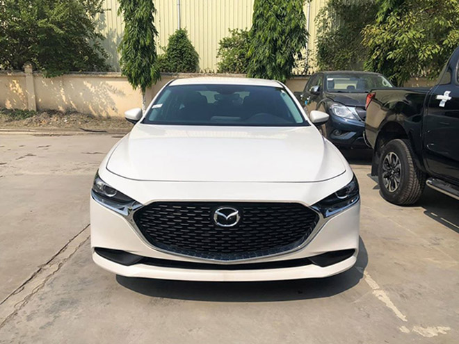 Mazda3 thế hệ mới bản tiêu chuẩn 719 triệu đồng khác gì về trang bị so với bản cao cấp
