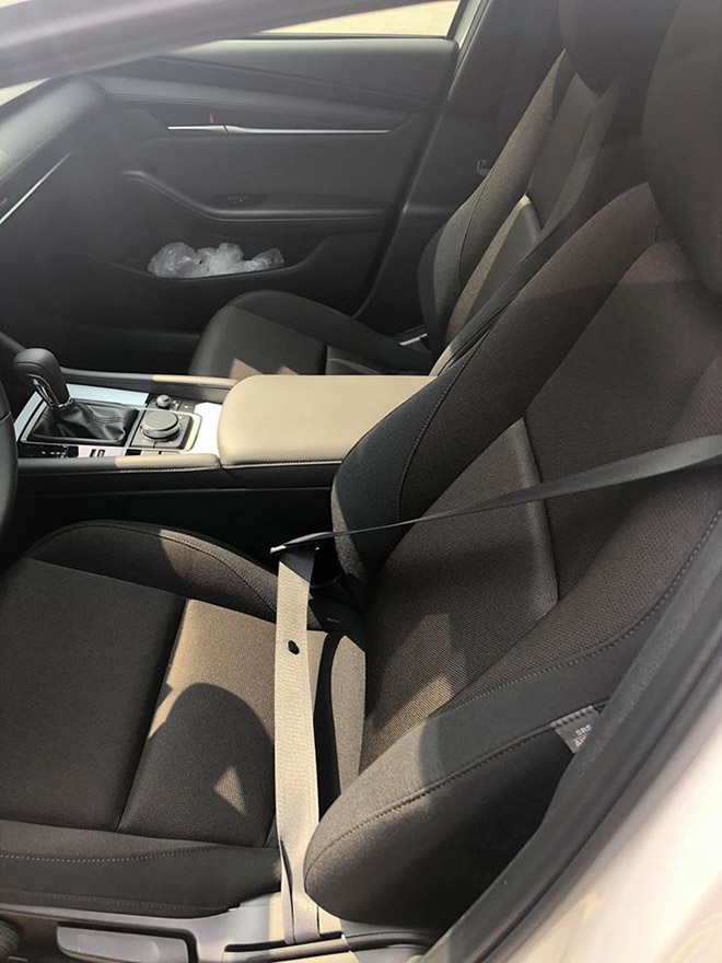 Mazda3 thế hệ mới bản tiêu chuẩn 719 triệu đồng khác gì về trang bị so với bản cao cấp