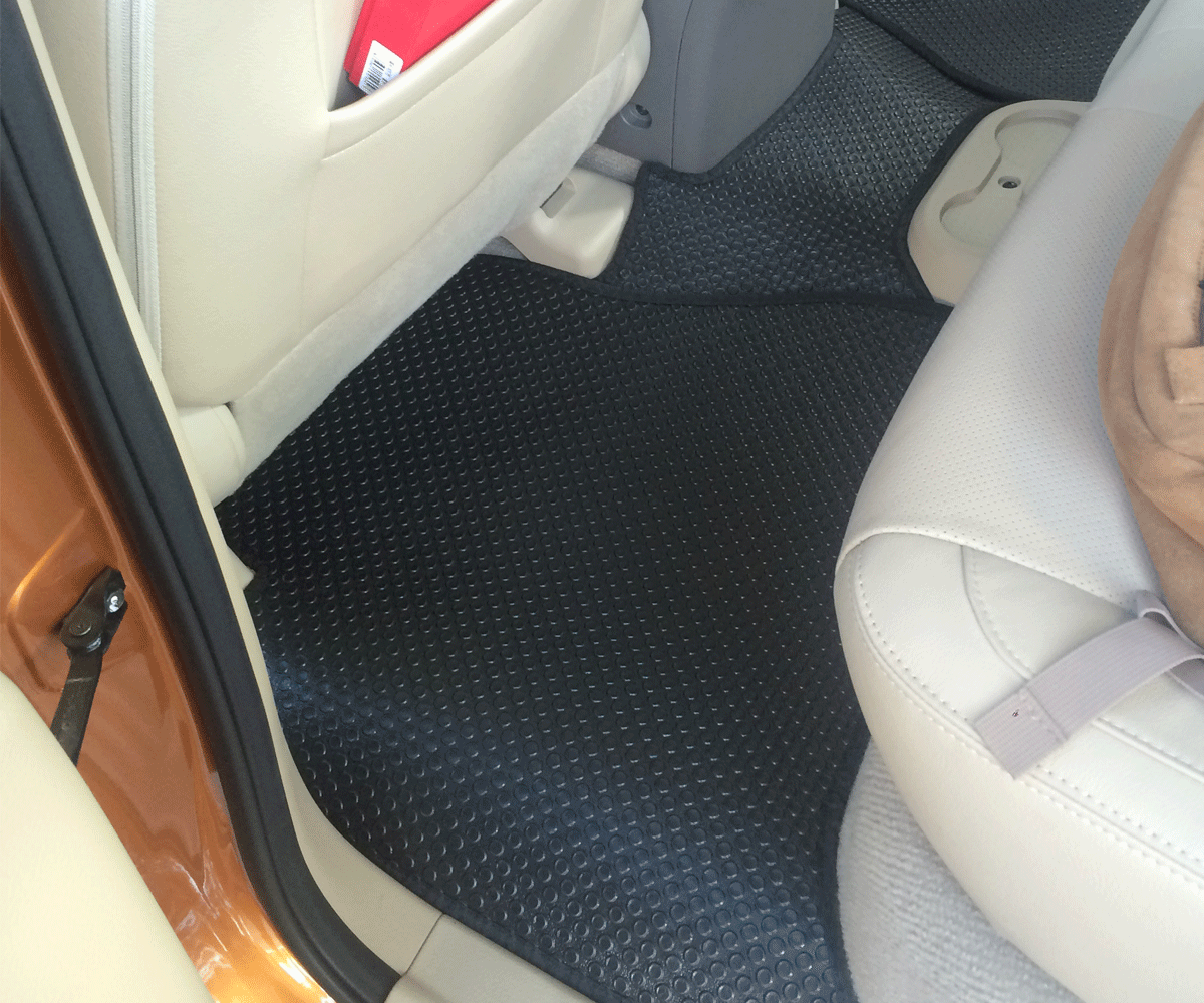 thảm lót sàn cao su xe nissan
