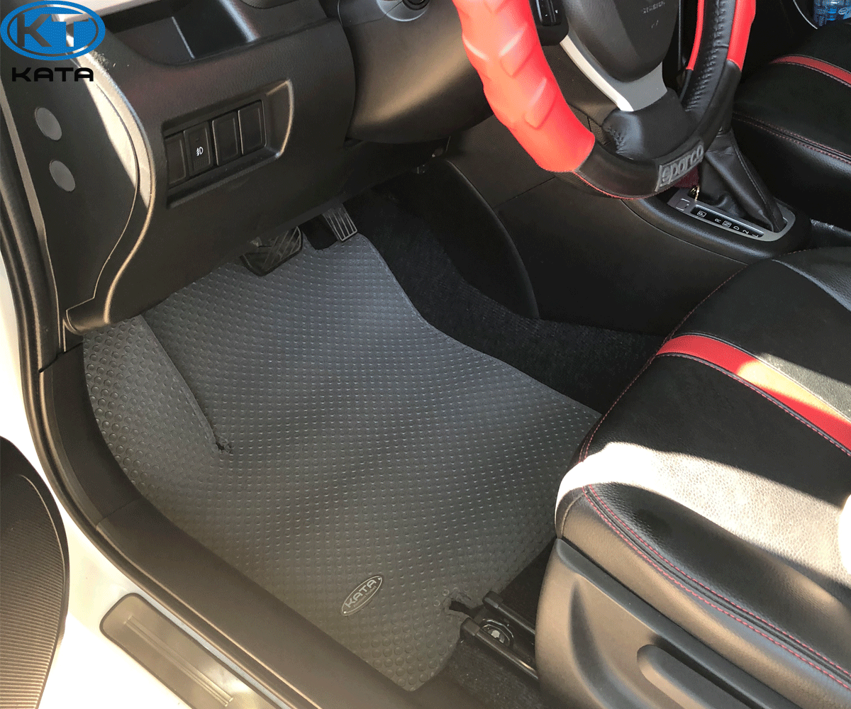Thảm cao su trên xe suzuki