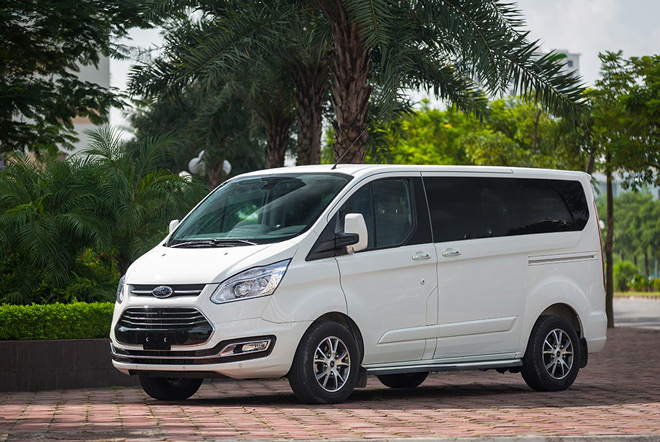 MPV cỡ lớn: Ford Tourneo Trend 2.0L