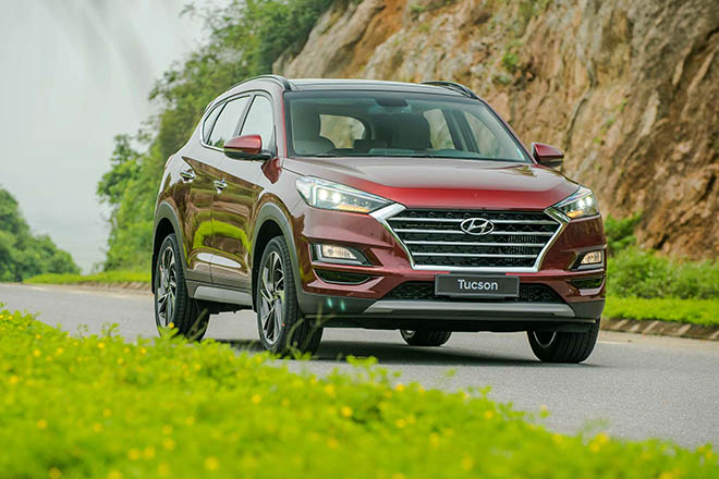 Crossover cỡ trung: Hyundai Tucson 2.0 AT