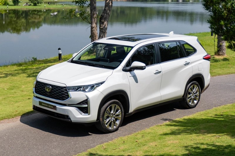 Toyota Innova là dòng MPV 7–8 chỗ đa dụng