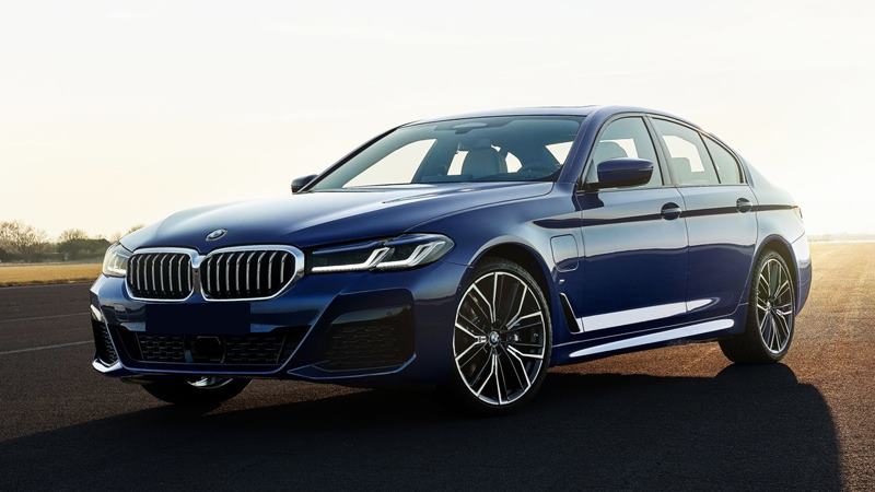 Đường nét xe BMW 5-Series 2021 sắc sảo và tinh tế