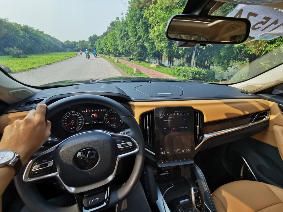 Được đồn lái như BMW nhưng đây là đánh giá thực tế của chuyên gia và người dùng Brilliance V7 - xe Trung Quốc đang sốt tại Việt Nam - Ảnh 5.