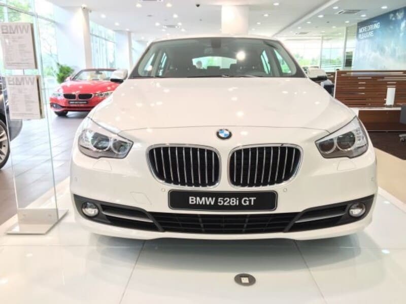 BMW 528i GT 2024 có đèn chiếu sáng tối ưu, tạo phong cách hiện đại