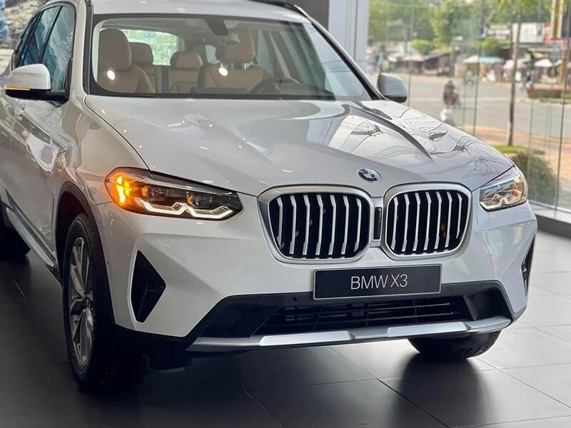 BMW X3 xDrive30i có cụm đèn pha Adaptive LED hiện đại